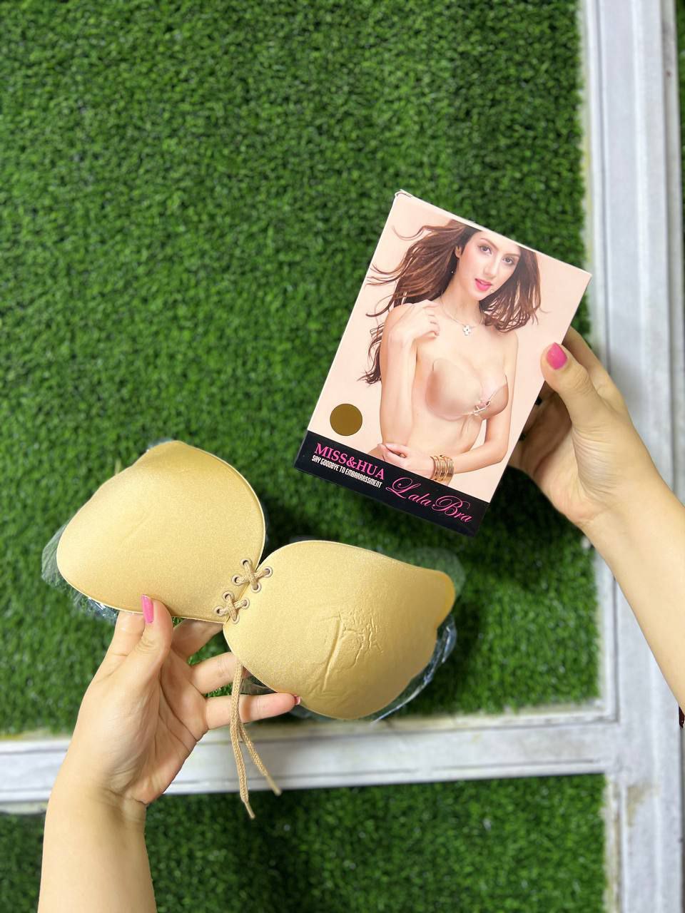 سوتین چسبی مجلسی