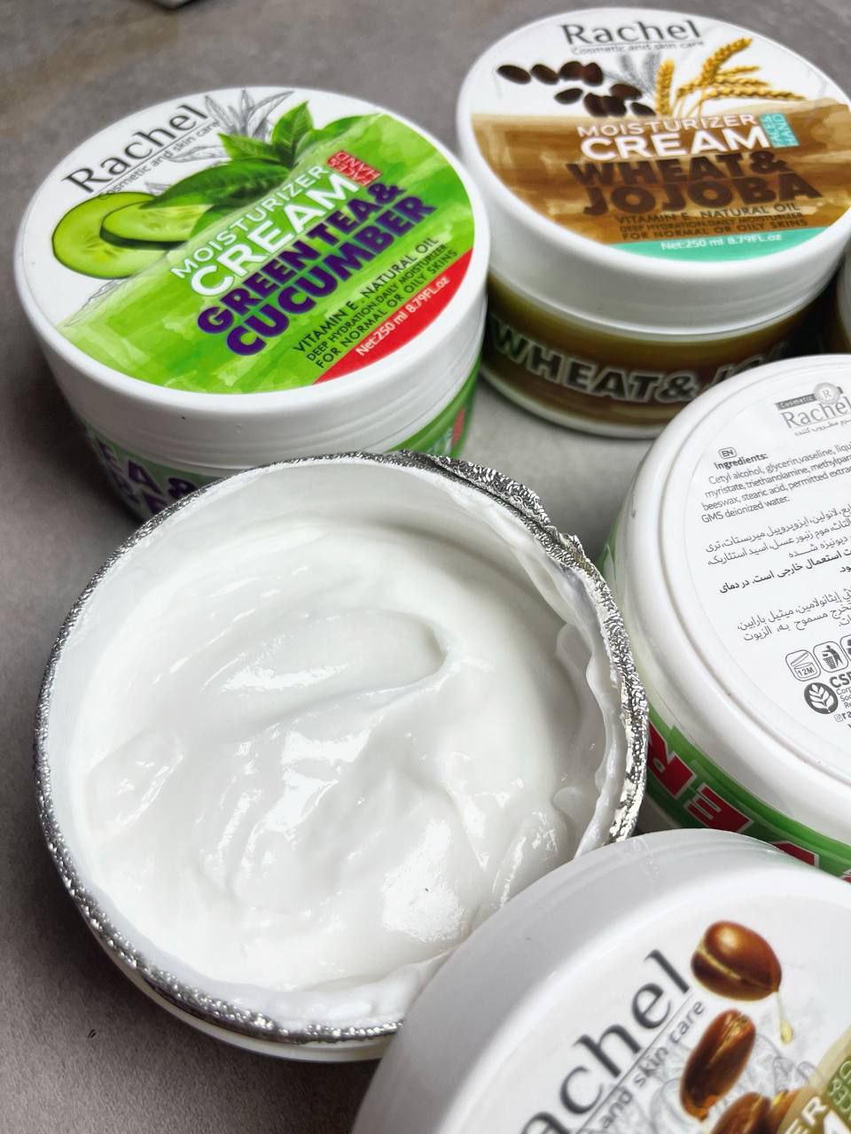 کرم  ✋️ دست